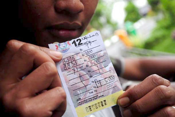 Ketagihan Judi Sie Jie, Penjaga SD di Bintan Dibekuk Aparat